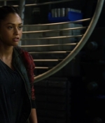 the100s1e02_0122.jpg