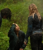 the100s1e05_0120.jpg
