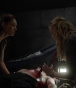 the100s1e07_0099.jpg