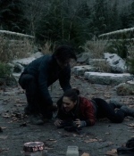 the100s1e10_0284.jpg