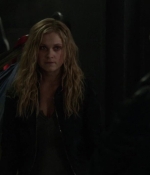 the100s1e10_0306.jpg