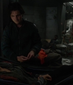 the100s1e10_0345.jpg