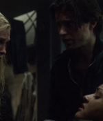 the100s1e13_0024.jpg