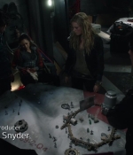 the100s1e13_0044.jpg