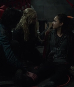 the100s1e13_0110.jpg