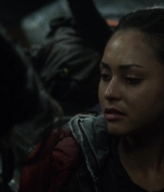 the100s1e13_0112.jpg