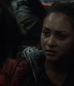 the100s1e13_0136.jpg
