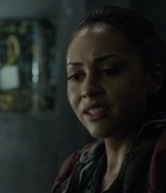 the100s1e13_0205.jpg