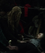 the100s1e13_0217.jpg