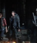 the100_s02e09_0100.jpg