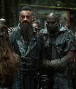 the100_s02e09_0203.jpg