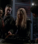 the100_s03e12_0077.jpg