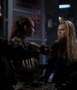 the100_s03e12_0095.jpg