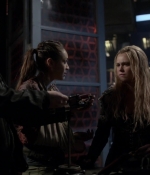 the100_s03e12_0096.jpg