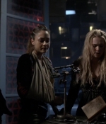 the100_s03e12_0104.jpg