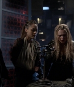 the100_s03e12_0105.jpg