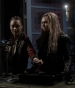 the100_s03e12_0124.jpg