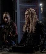 the100_s03e12_0125.jpg