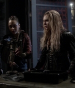 the100_s03e12_0126.jpg