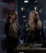 the100_s03e12_0151.jpg