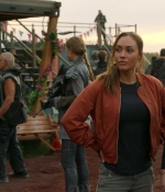 The100_7x01_0139.jpg